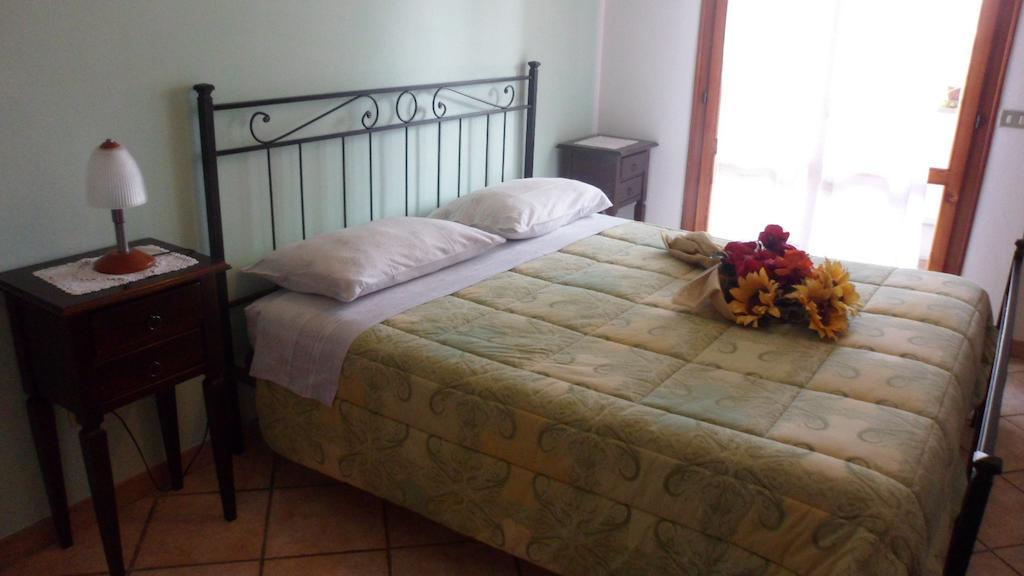 Agriturismo La Quiete Roncofreddo Habitación foto